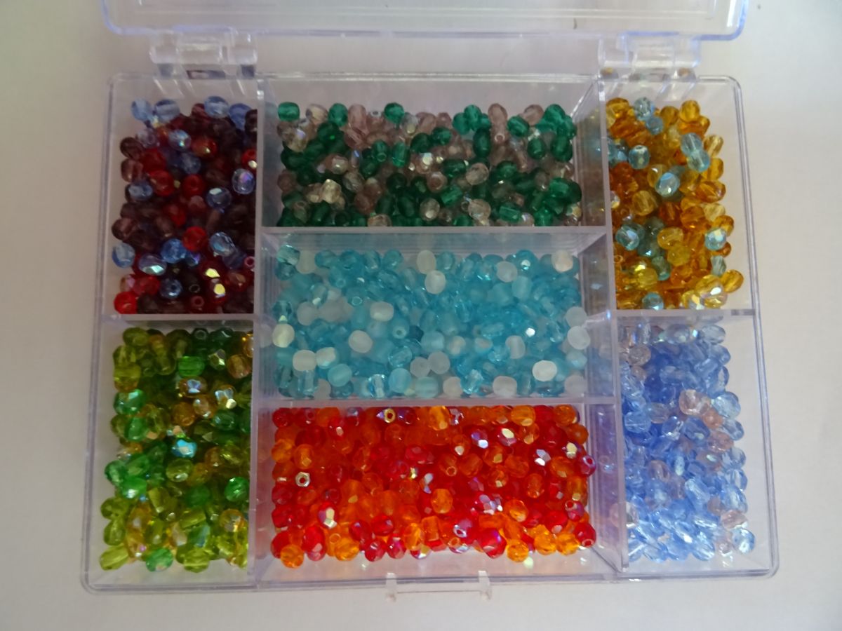 Caixa de contas 1400 Facetas misturam multicoloridas