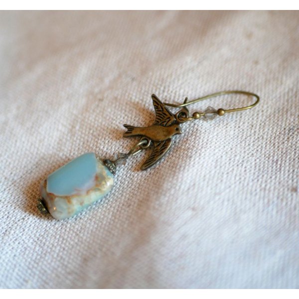 Brincos de pedra e de p&aacute;ssaros