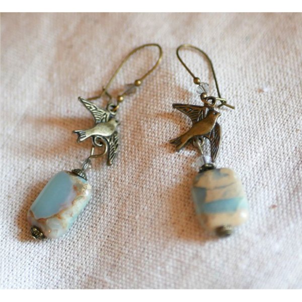 Brincos de pedra e de p&aacute;ssaros