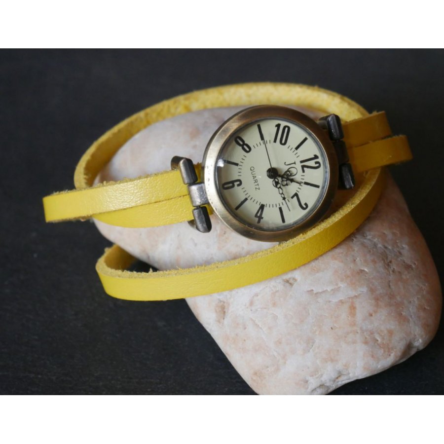 Pulseira de couro amarelo fino com tripla volta
