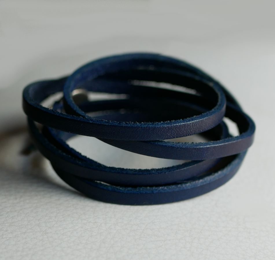 Correia de couro de 5 voltas azul-marinho ajustável