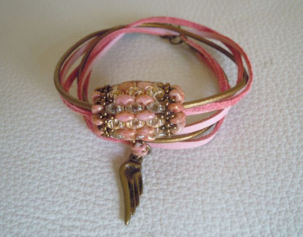 Pulseira Saipan couro rosa de dupla volta 