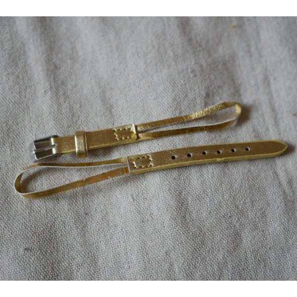 Bracelet montre simple dor&eacute;