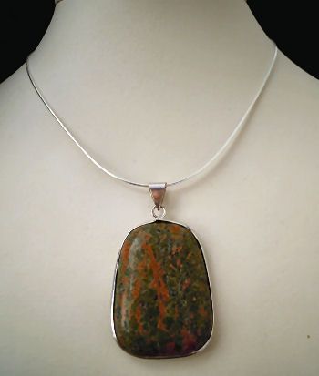 Conjunto de pingentes de cabochon em pedra unakite de forma rectangular redonda