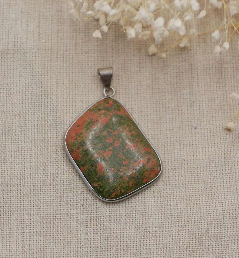 Conjunto de pingentes de cabochon com pedra unakite 