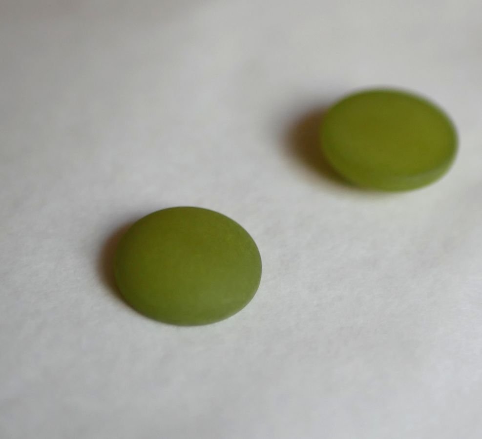Polaris cabochon verde Olivina diâmetro 16mm