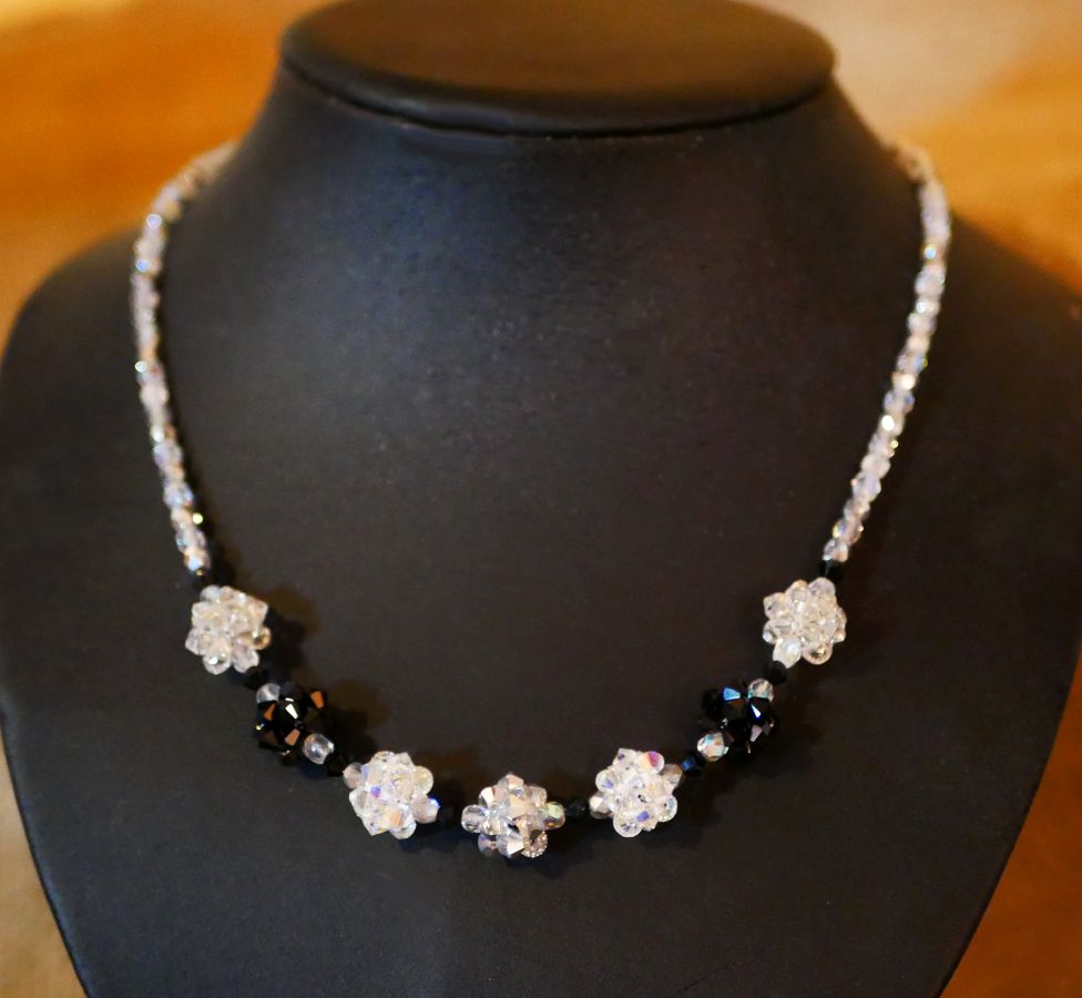 Colar de Contas de Prata Preta