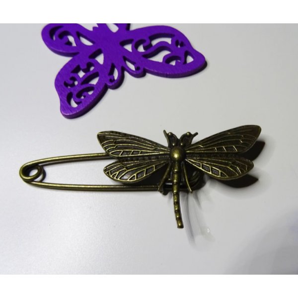 Alfinete lib&eacute;lula de bronze antigo