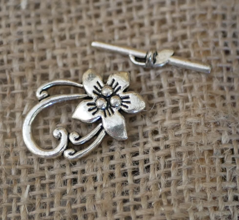 T-clasp Hibiscus flor 30 mm prateada