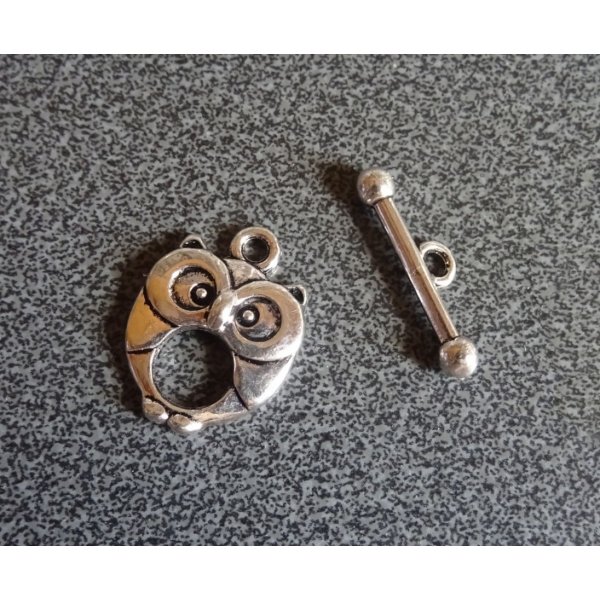 Coruja T-clasp prateada