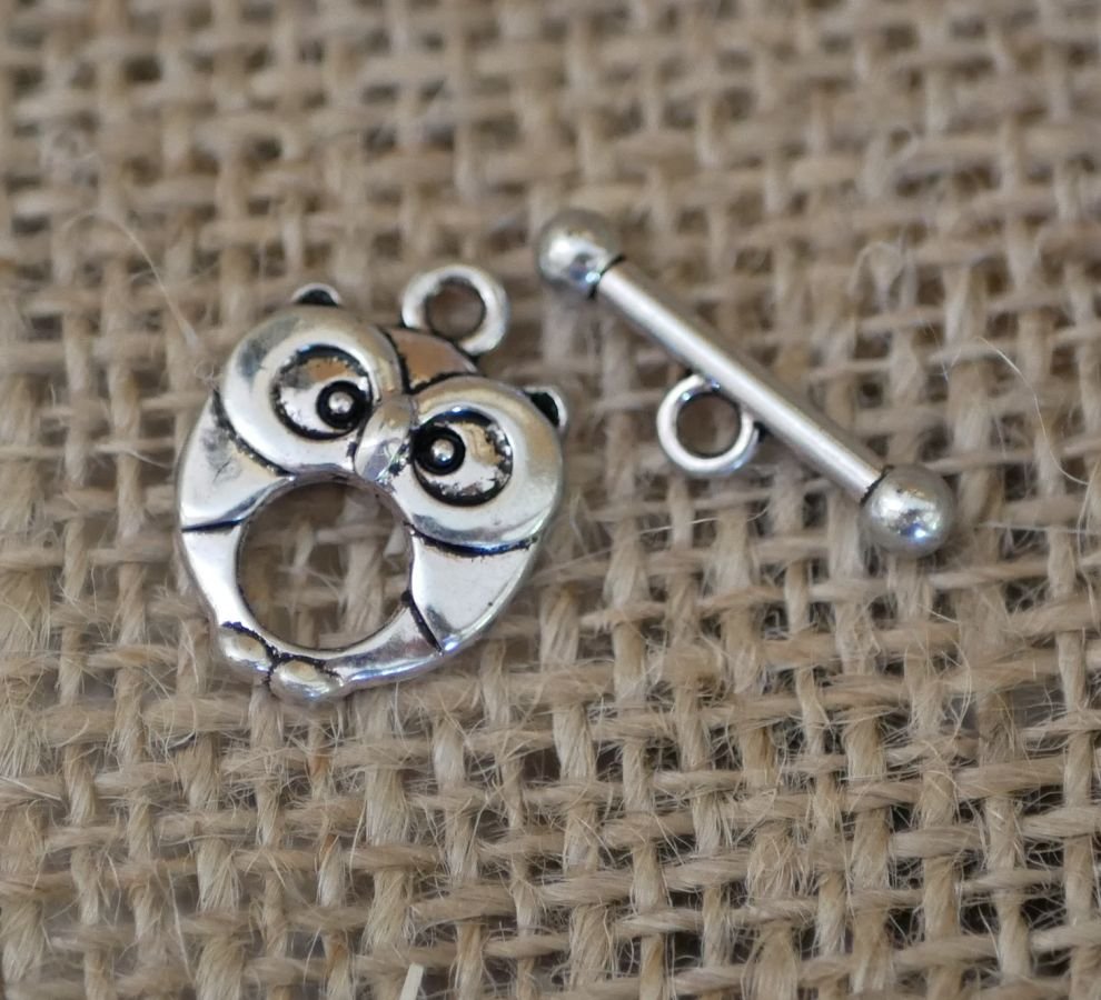 Coruja T-clasp prateada