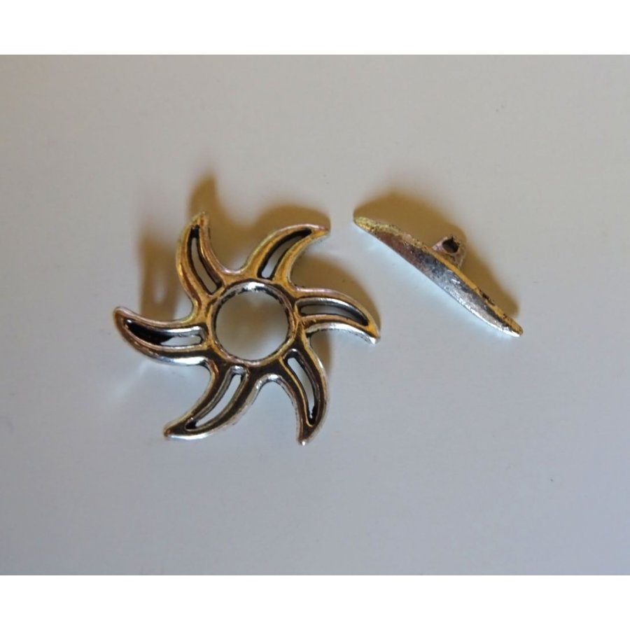 T-clasp Sun prata envelhecida