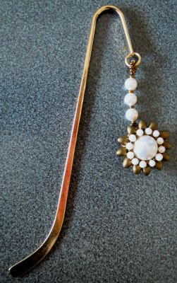 Magatama Coroa Bookmark ouro