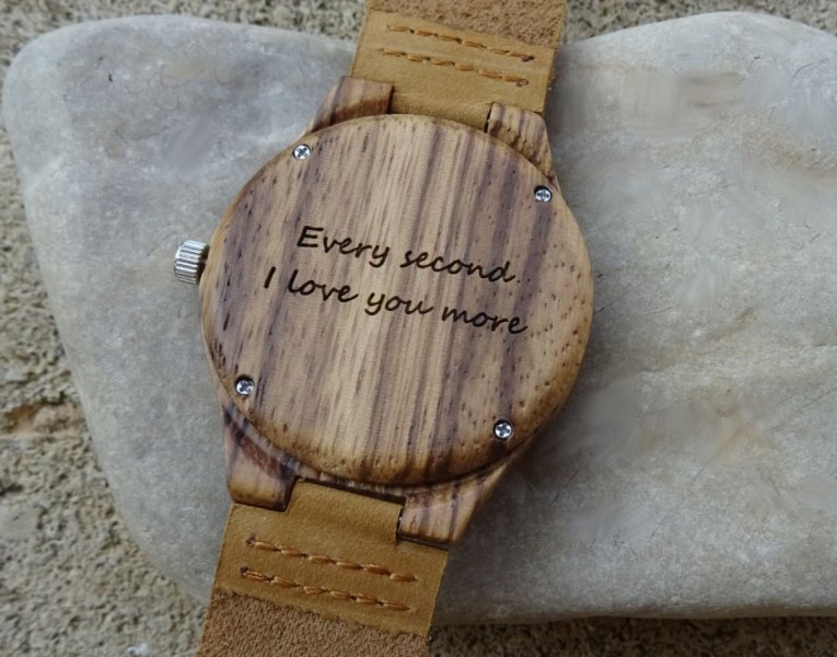 Montre homme bois vein&eacute; &agrave; graver sur bracelet cuir 
