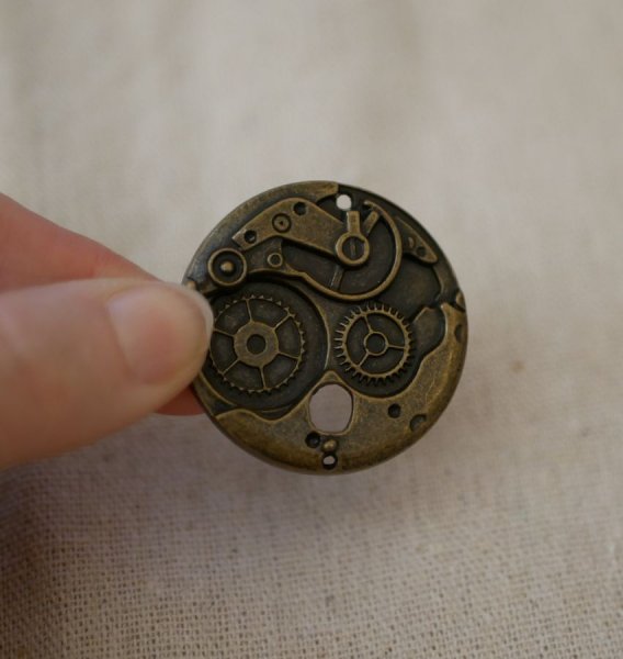 Medalh&atilde;o redondo de bronze Steampunk 