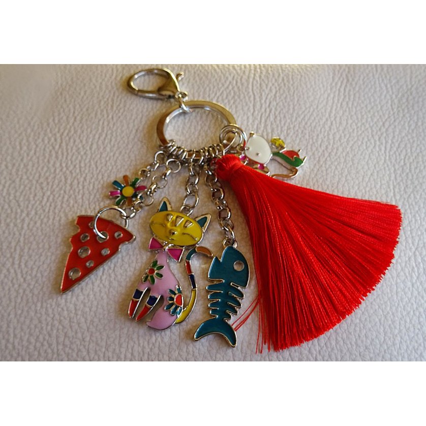 Porta-chaves pingentes de gato e rato com pompom vermelho