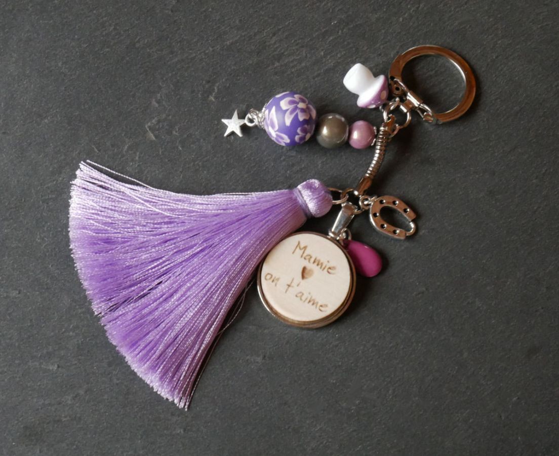 Chaveiro de cabochon de madeira com parma tassel