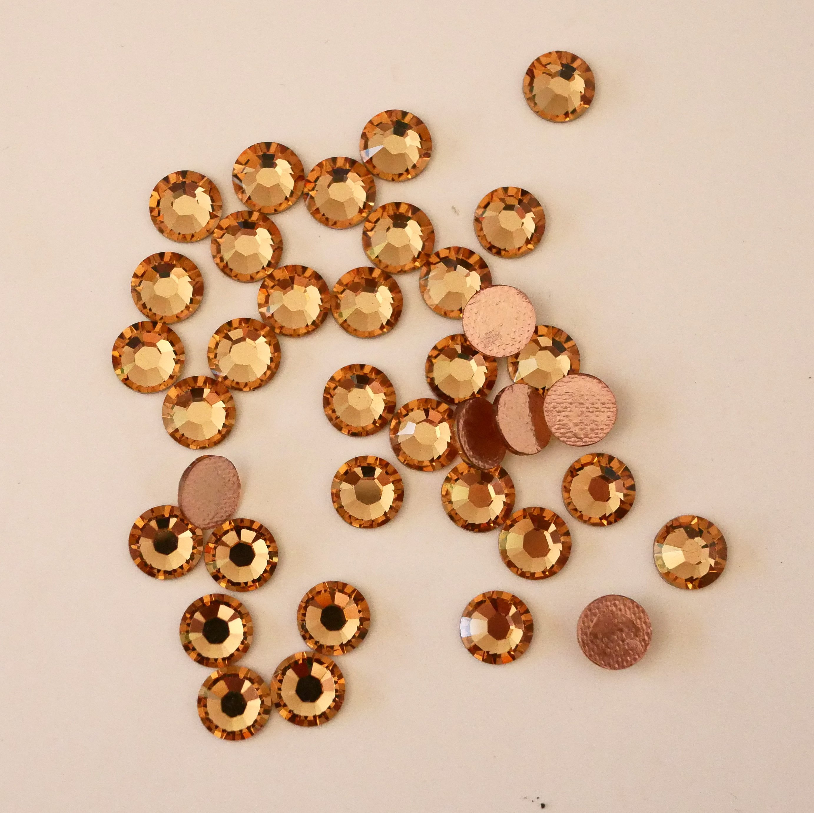 Strass Light colorado top&aacute;zio hotfix x1