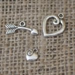 Prata T-clasp Coração, seta e encanto