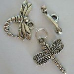Silver T-clasp Libélula de prata e encanto