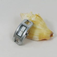 Rosto de relógio rectangular prateado, estilo moderno