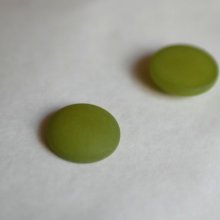 Polaris cabochon verde Olivina diâmetro 16mm